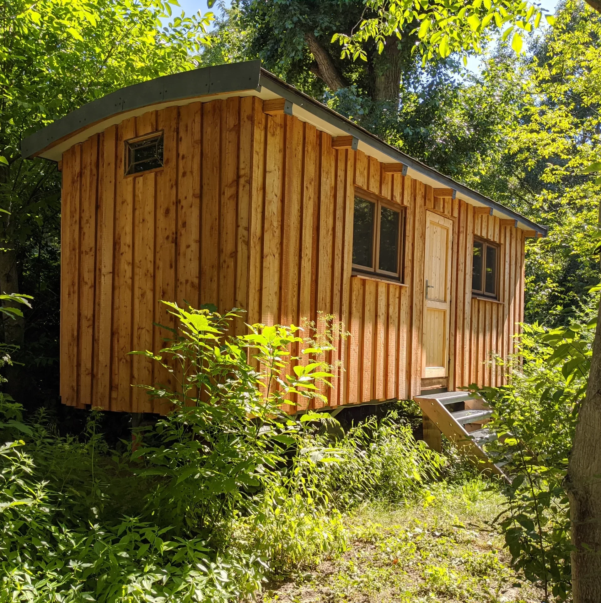 ecovillage_hainburg-treehouse-tiny_home_hammocks (14)